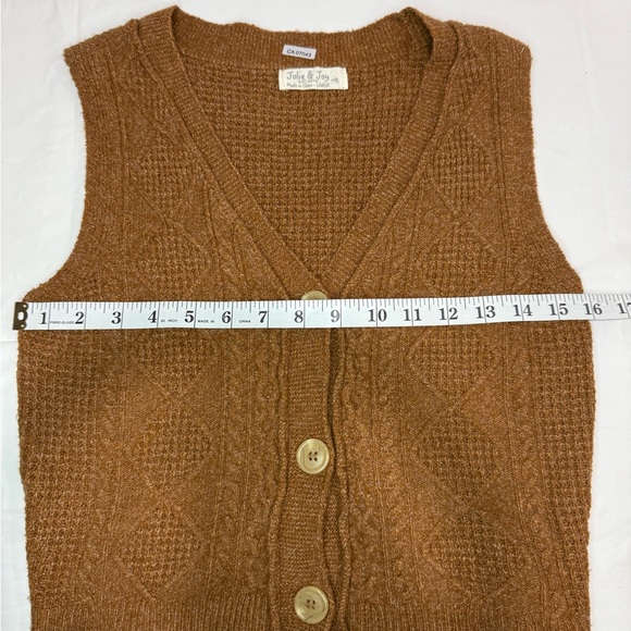 Jolie & Joy Brown cable Knit Cardigan Vest - Picture 7 of 7
